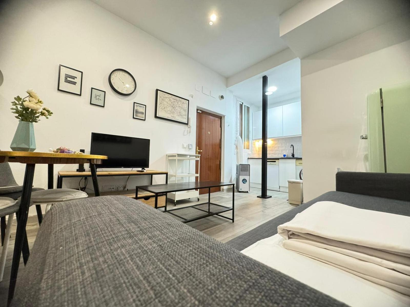 Dianthus House Apartment Мадрид Екстериор снимка