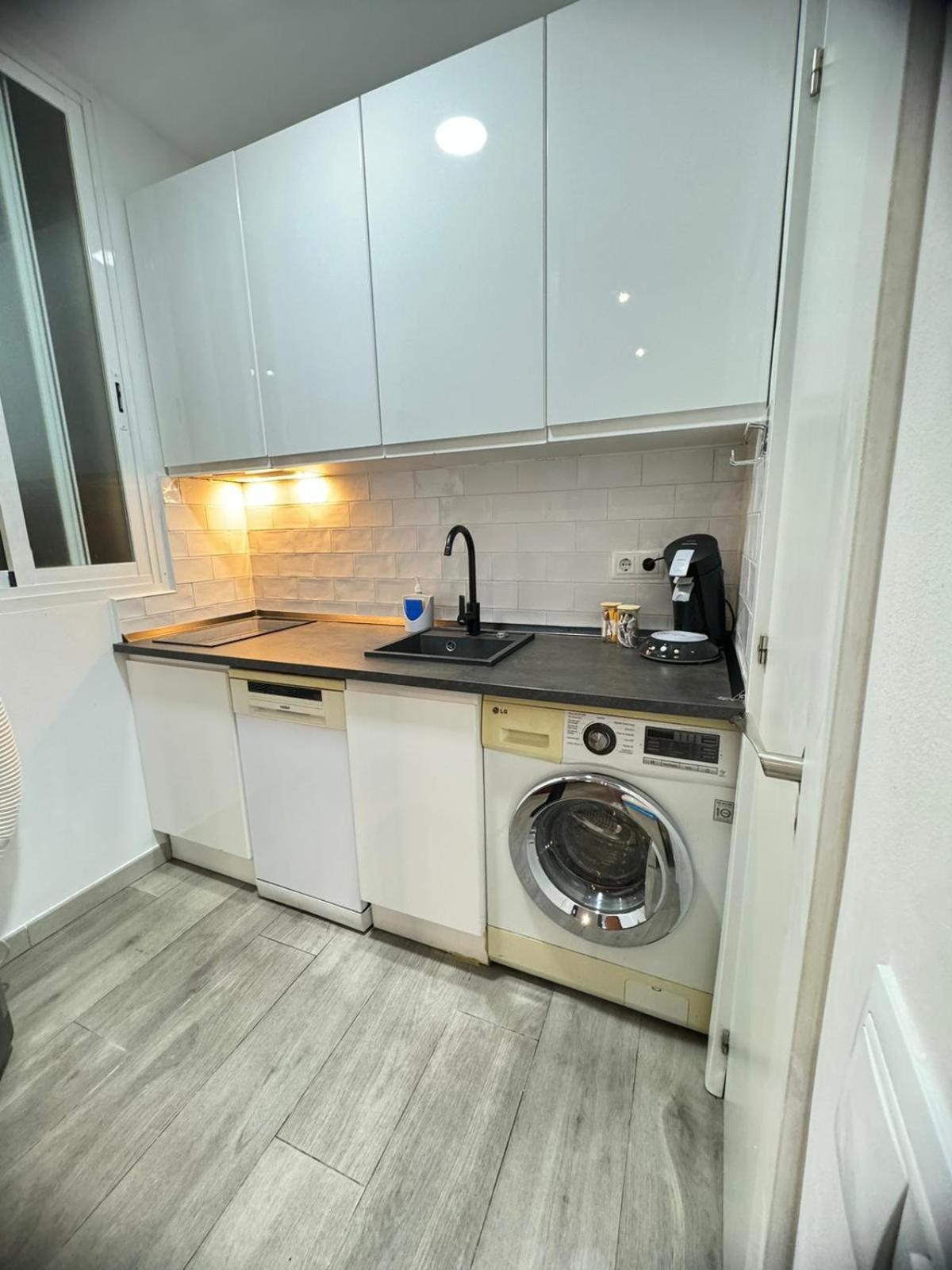 Dianthus House Apartment Мадрид Екстериор снимка