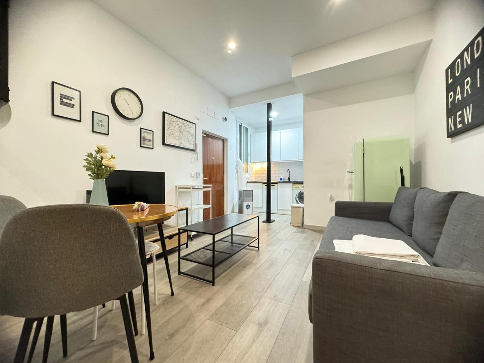Dianthus House Apartment Мадрид Екстериор снимка
