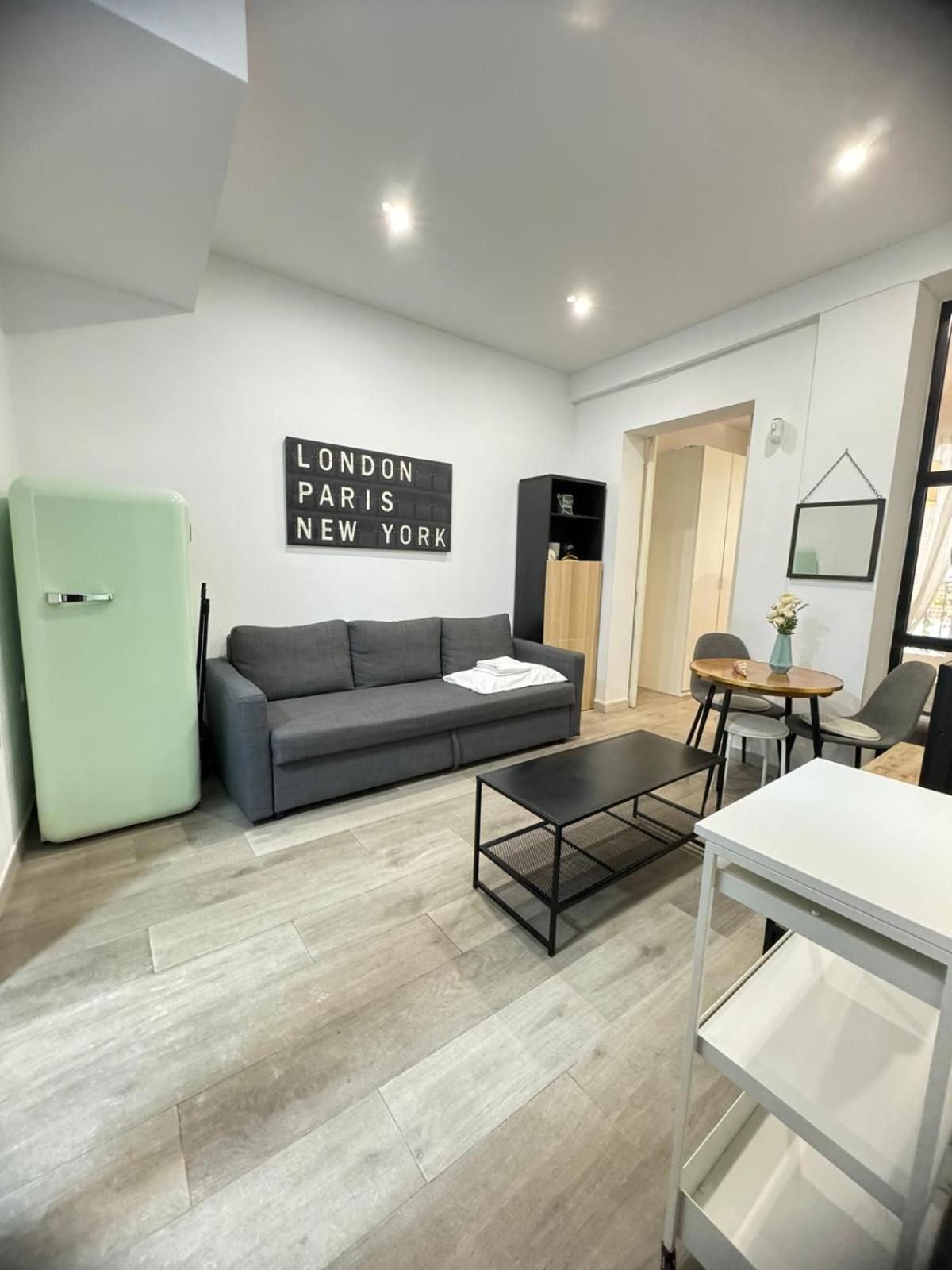 Dianthus House Apartment Мадрид Екстериор снимка