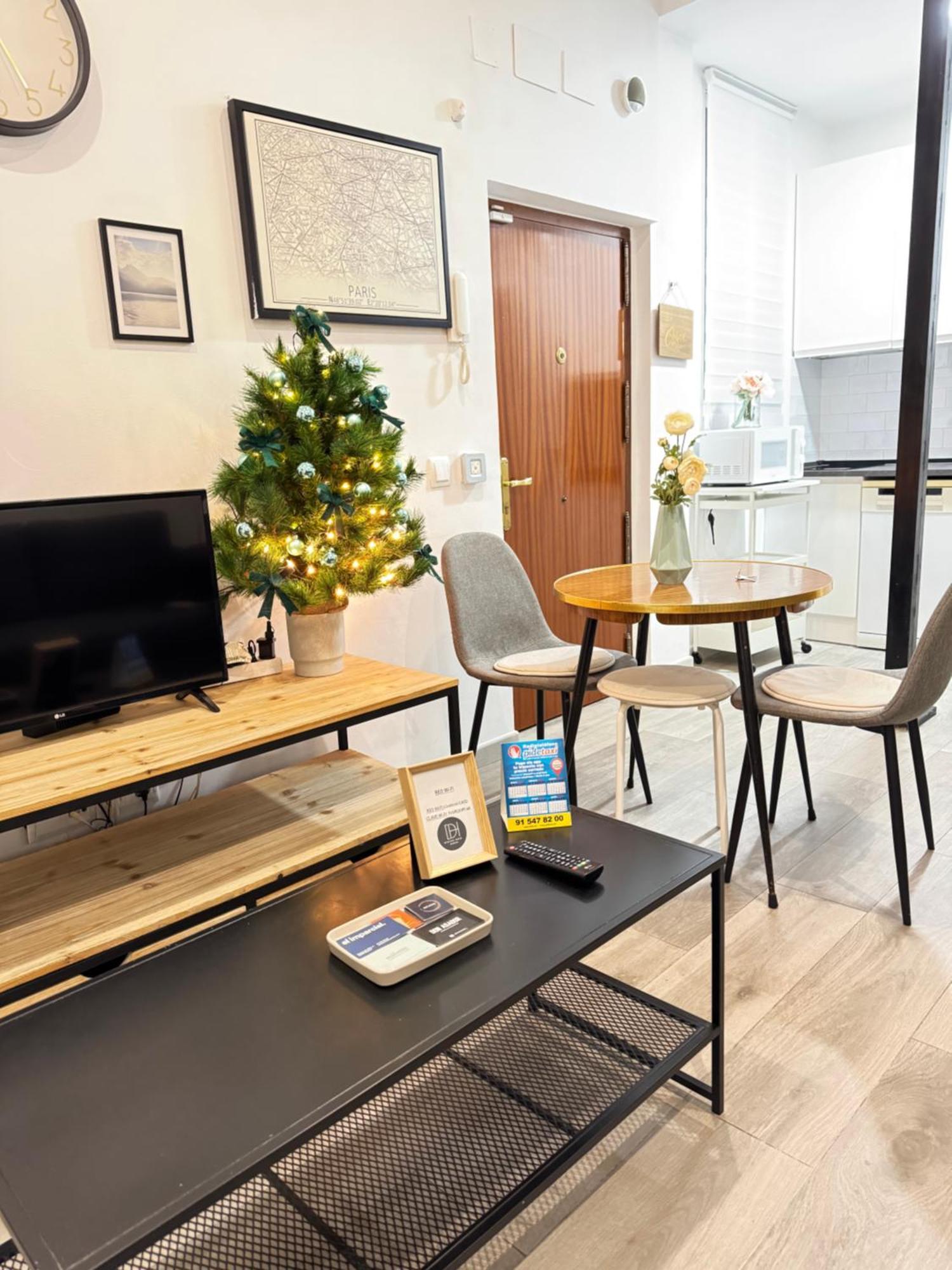 Dianthus House Apartment Мадрид Екстериор снимка